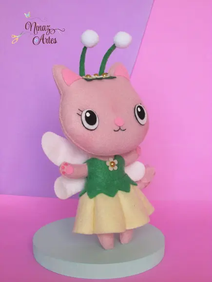 Boneca Kitty Fada - Tema a Casa Mágica da Gabby