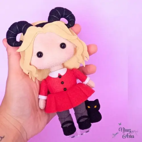 Boneca Mini Sabrina Spellman- Coleção Trevosos