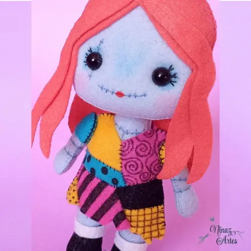 Boneca Mini Sally Skellington - Coleção Trevosos
