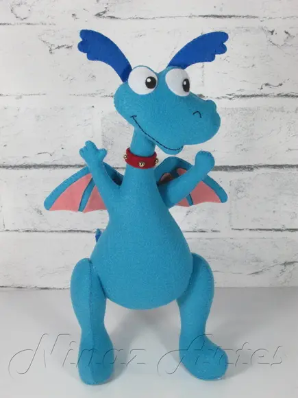 Boneco Dragão Felpudo - Tema Dra. Brinquedos
