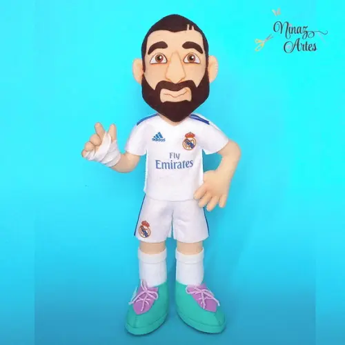 Boneco Karim Benzema - Jogador de Futebol