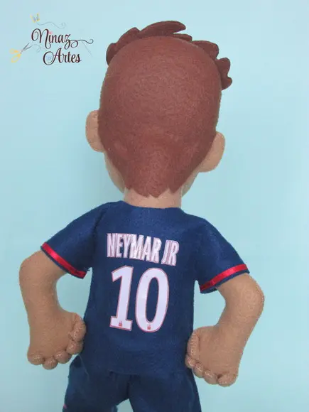Boneco Neymar Jr. com Bola - Jogador de Futebol