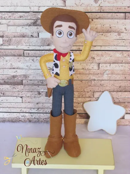 Boneco Woody - Tema Toy Story
