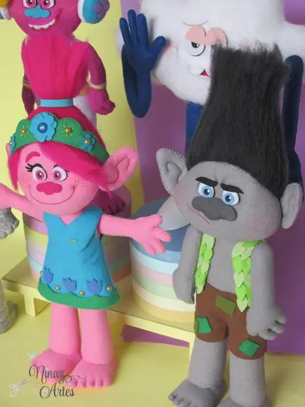 Kit com 5 Bonecos - Tema Trolls