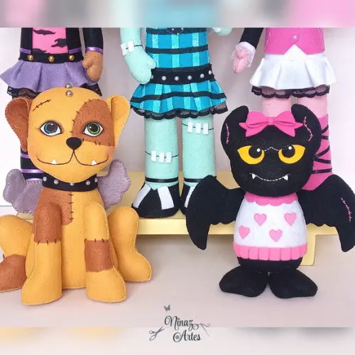 Kit com 5 Personagens - Tema Monster High