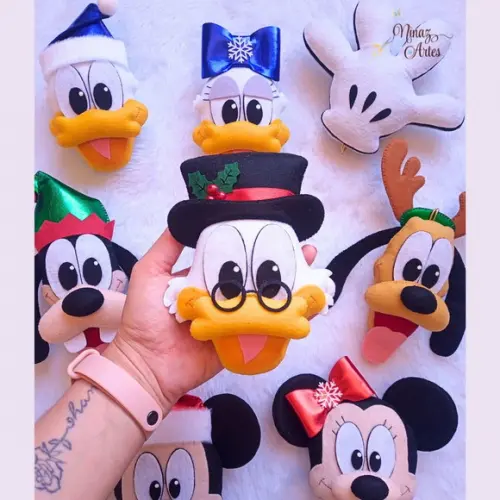 Kit com 8 Pingentes - Tema Mickey