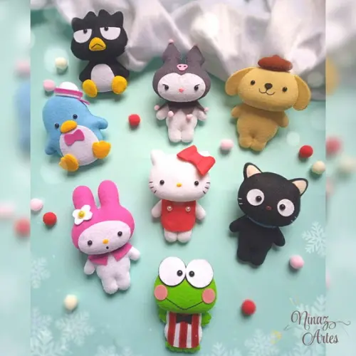 Kit com 8 Pingentes/ Lembranças - Tema Hello Kitty