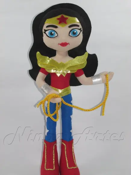Kit Super Heroinas - Batgirl, Supergirl e Mulher Maravilha