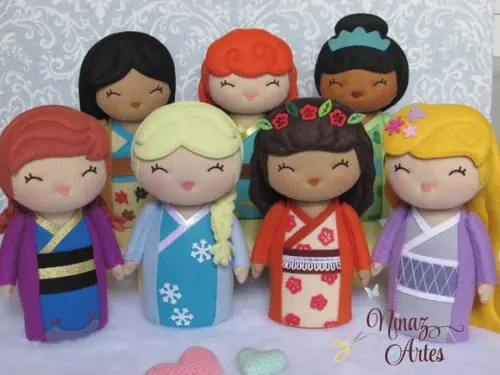 Princesas Kokeshi - Kit com 7 Bonecas em Feltro - Oriental