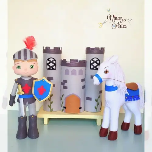 Trio Cavaleiro, Castelo e Cavalo - Tema Medieval