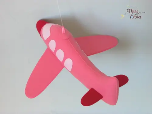 Um Lindo Avião Rosa e Grená - Tema Aquarela do Brasil