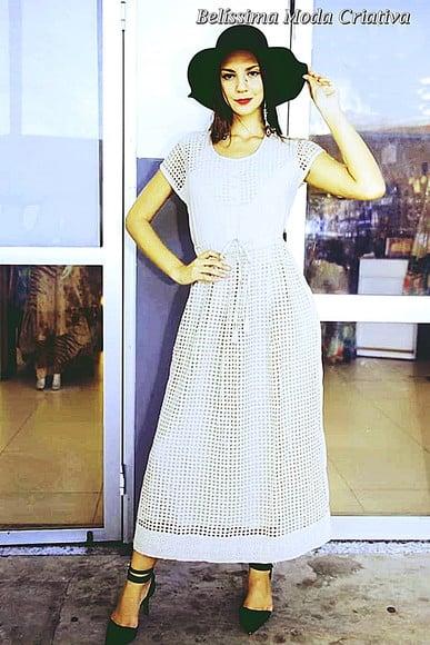 vestido longo bordado geométrico em laise branco