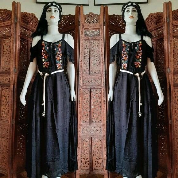 vestido longo tecido bordado preto