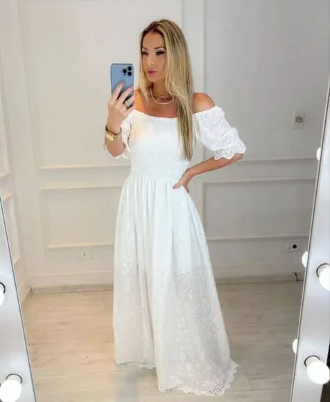 Vestido Branco Bordado em Laise Manga Princesa