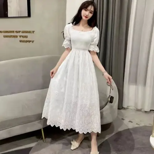 Vestido Branco Bordado em Laise Manga Princesa