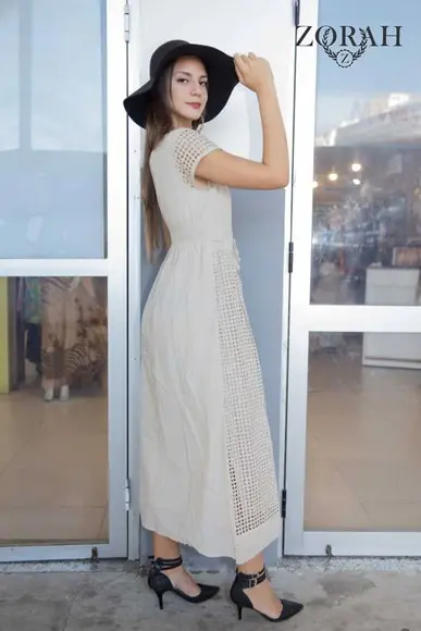 vestido longo bordado geométrico em laise branco