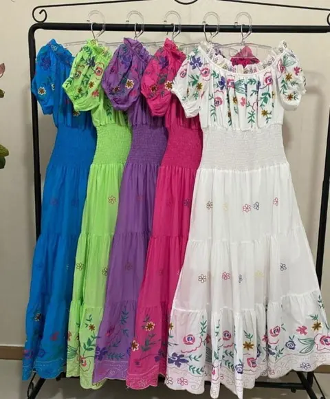 Vestido Longo Bordado Manga Ciganinha Noivado Civil Festa