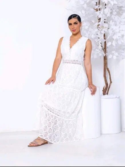 Vestido Longo Branco em Renda Guipir Civil Prewedding