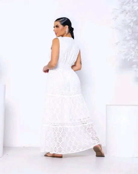 Vestido Longo Branco em Renda Guipir Civil Prewedding