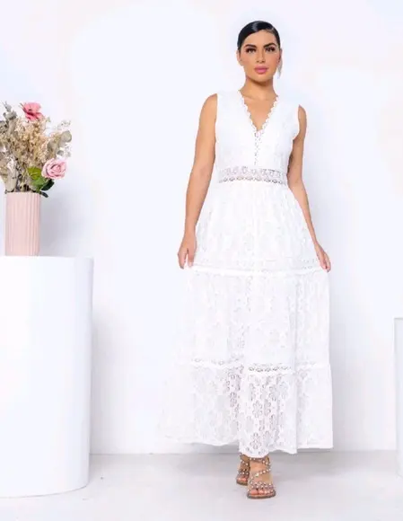 Vestido Longo Branco em Renda Guipir Civil Prewedding