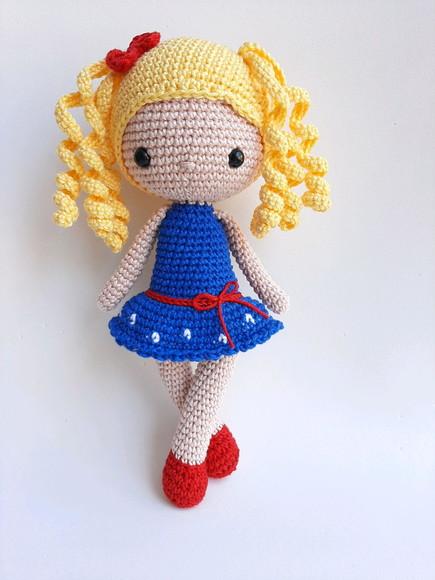 Boneca Amigurumi de Crochê