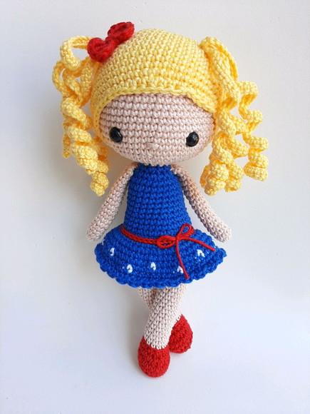 Boneca Amigurumi de Crochê