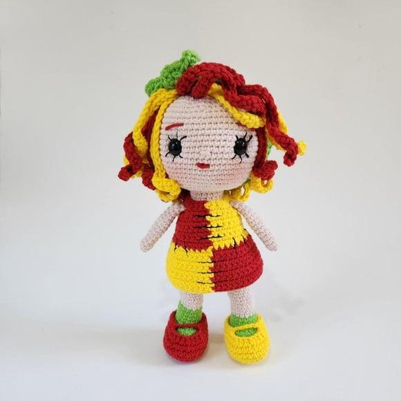Boneca Emilia de Crochê Amigurumi