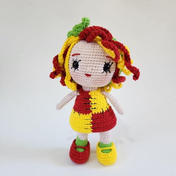 Boneca Emilia de Crochê Amigurumi