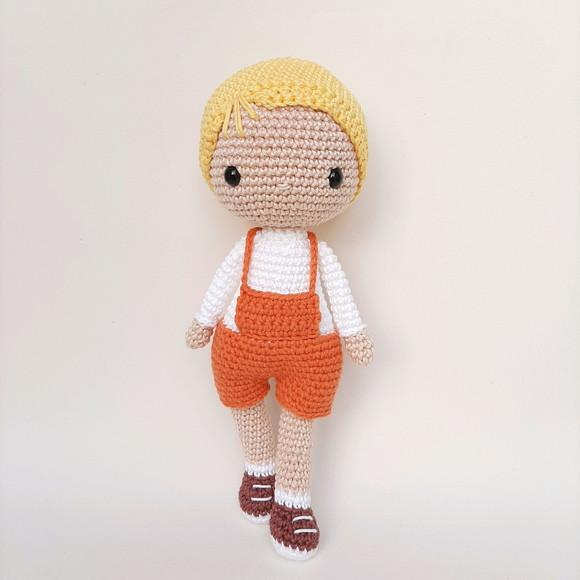 Boneco Menino de Crochê Amigurumi