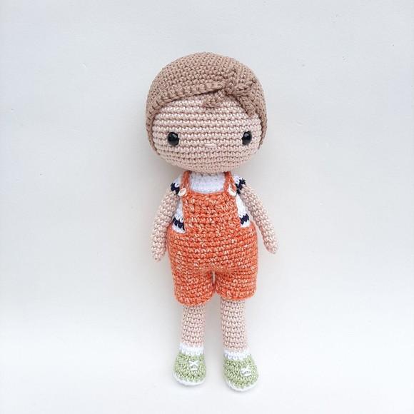 Boneco Menino de Crochê Amigurumi