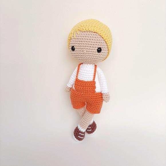 Boneco Menino de Crochê Amigurumi
