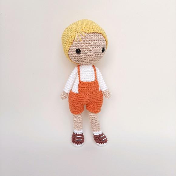 Boneco Menino de Crochê Amigurumi