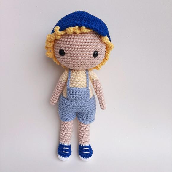 Boneco Menino de Crochê Amigurumi