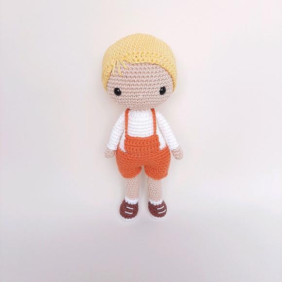 Boneco Menino de Crochê Amigurumi