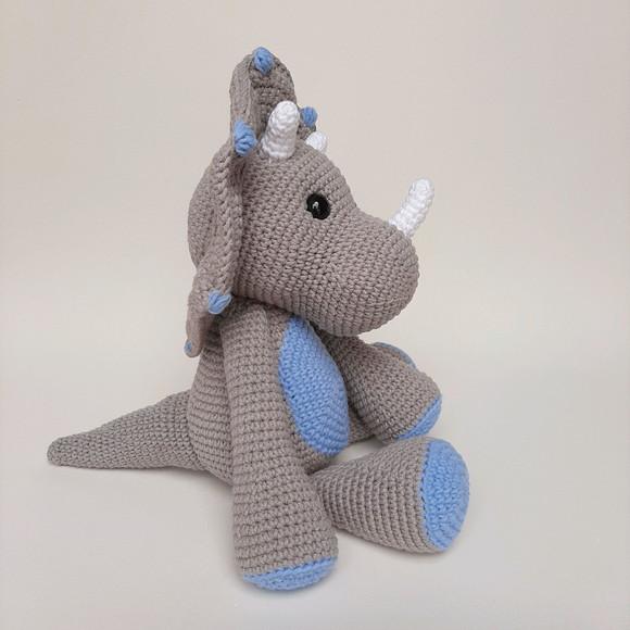Dinossauro de crochê Amigurumi