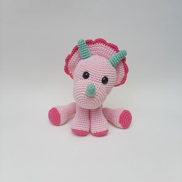 Dinossauro de crochê Amigurumi