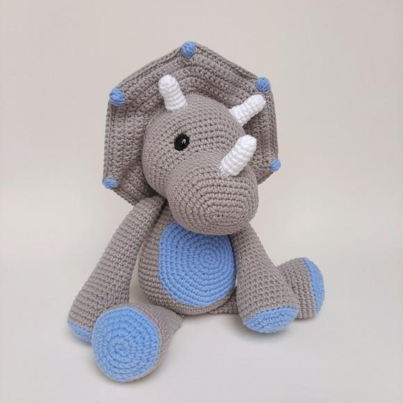 Dinossauro de crochê Amigurumi