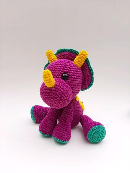 Dinossauro de crochê Amigurumi