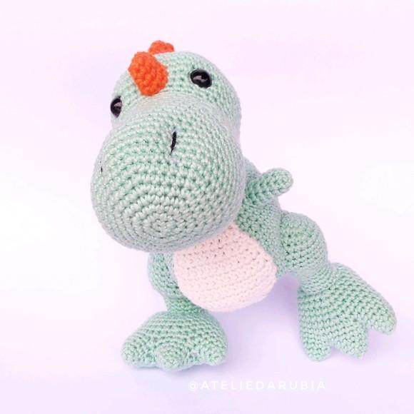 Dinossauro T-Rex de crochê Amigurumi