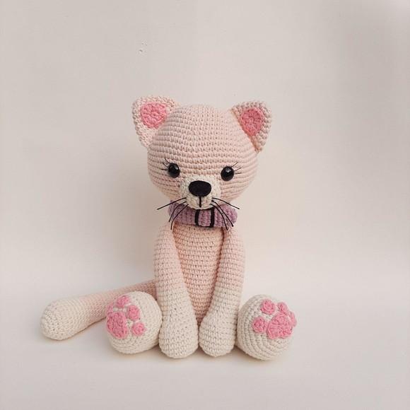Gatinha de crochê Amigurumi