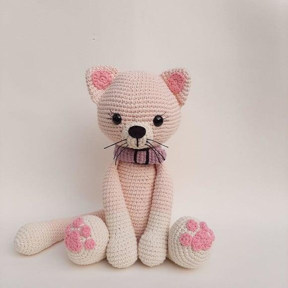 Gatinha de crochê Amigurumi