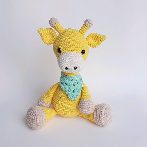 Girafinha Amigurumi de Crochê