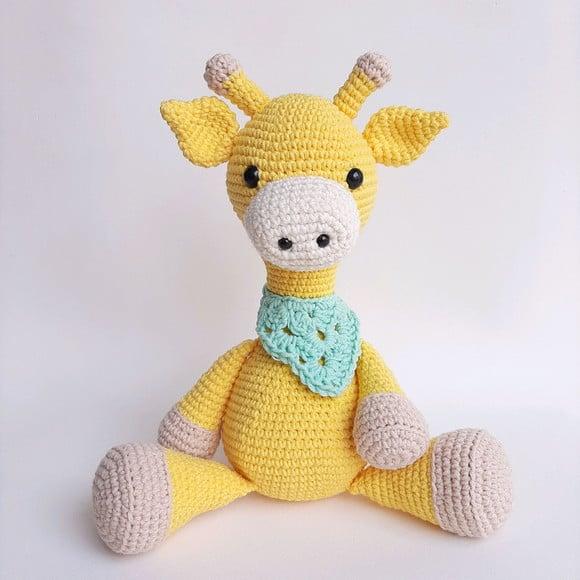 Girafinha Amigurumi de Crochê