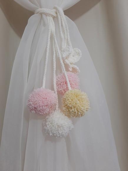 Kit Prendedor de cortina Pompom Crochê