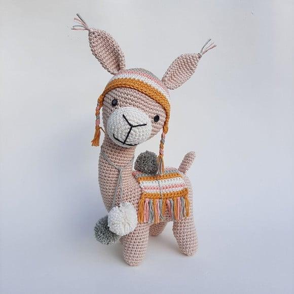 Lhama de crochê Amigurumi