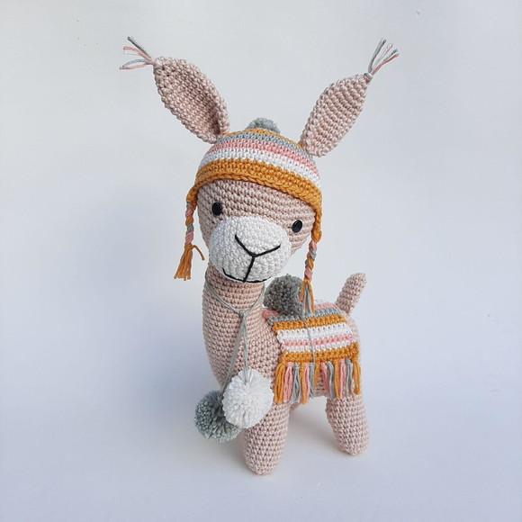Lhama de crochê Amigurumi