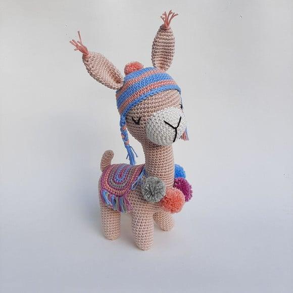 Lhama de crochê Amigurumi
