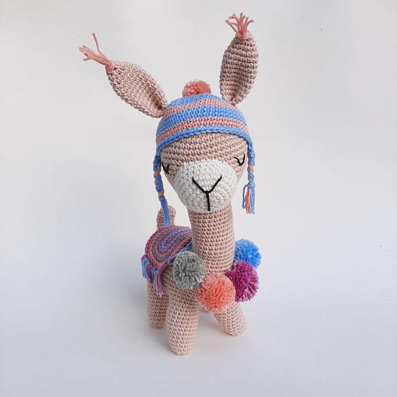 Lhama de crochê Amigurumi