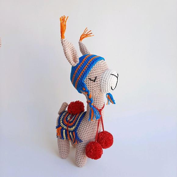 Lhama de crochê Amigurumi