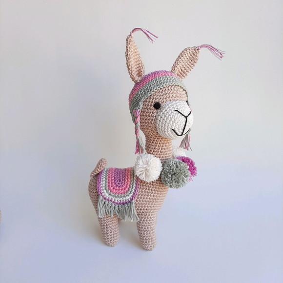 Lhama de crochê Amigurumi